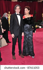 Daniel Day-Lewis & Rebecca Miller At The 80th Annual Academy Awards At The Kodak Theatre, Hollywood, CA. February 24, 2008 Los Angeles, CA Picture: Paul Smith / Featureflash