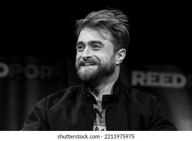Daniel Radcliffe Attends Panel WEIRD: The Al Yankovic Story During New York Comic Con At Jacob Javits Center On October 9, 2022 