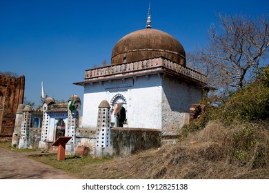 Dargah Kazi Peer Janab Sadrud Din, Ranthambore Fort Is Near The City Of Sawai Madhopur. It Is A Formidable Fort Having Been A Focal Point Of The Historical Developments Of Rajasthan. 