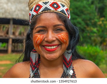 Pictures of panama women