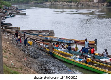 Darien Province, Panama. 07-18-2019. People Gather At The Port Of Yaviza To Buy Suppliers And Take To Their Communities.