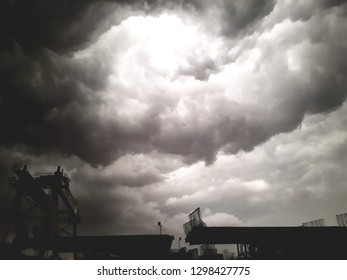 Dark cloud sky