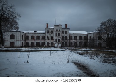 Dark And Creepy Abandoned Haunted Mental Hospital In Winter