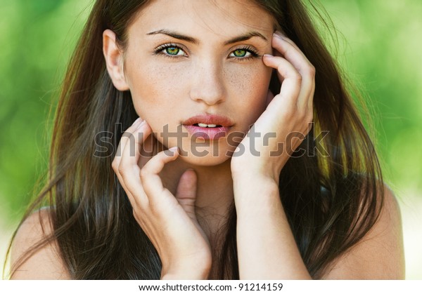 Dark Hair Beautiful Sexy Girl Bare Foto De Stock 91214159 Shutterstock