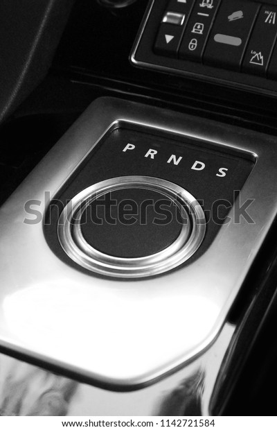 Dark\
luxury king Interior. Steering wheel, Shift\
Lever