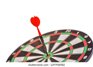 Bilder Stockfotos Und Vektorgrafiken Dartscheibe Rot Shutterstock