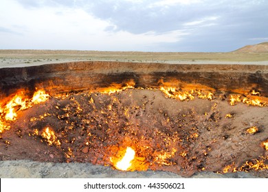 Darvaza Gas Crater, Turkmenistan