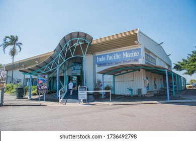 Darwin,NT/Australia-June 26,2018: Tourist At Entrance To The Indo Pacific Marine Aquarium Tourist Attraction In Darwin, Australia