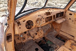 Tablero De Instrumentos De Un Camión Panel Antiguo Abandonado En El Desierto De Nevada