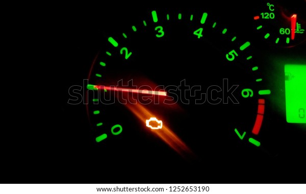 Dashboard,\
engine speed, check, engine error,\
tachometer