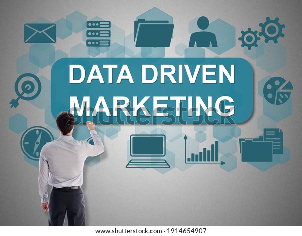Data\
driven marketing concept drawn by a\
businessman