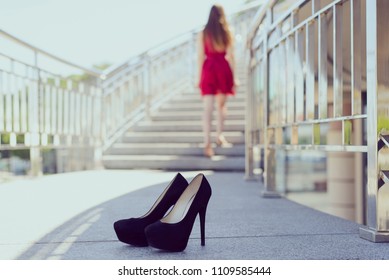 Date Parting Uncomfortable Shoes Ache Camp Spasm Unhealthy People Person Stand Concept. Close Up Photo Of Pretty Lovely Beautiful Attractive Lady Going Up To The Top, Stylish Trendy Modern Shoes