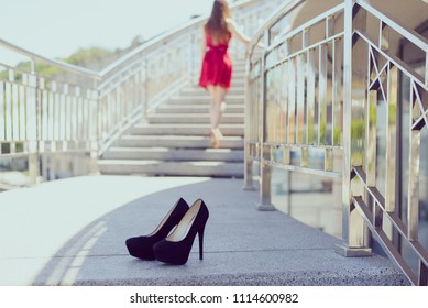 Date Parting Uncomfortable Shoes Ache Camp Spasm Unhealthy People Person Stand Concept. Close Up Photo Of Pretty Lovely Beautiful Attractive Lady Going Up To The Top, Stylish Trendy Modern Shoes