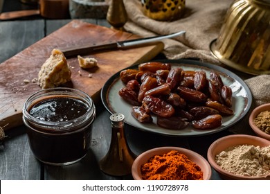 Dates And Tamarind Chutney 