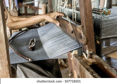 Day trip on Inle Lake - hand weaving factory