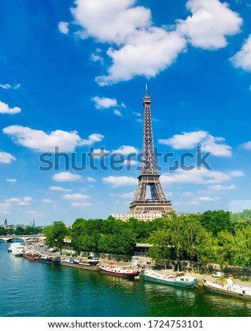 Day view of Eiffel Tower