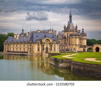 The Château De Chantilly Is An Historic French Château Located In The Town Of Chantilly, Oise, About 50 Kilometres (30 Miles) North Of Paris.