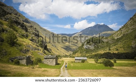vallée de la Haute Maurienne en Savoie à Bessans en été dans les Alpes en France