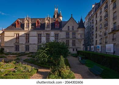 Hôtel De Sens - Medieval Hôtel Particulier (private Mansion) In Marais - - Paris, France - Architectural Elements Of A Castle Or Fortress, Which Combine Gothic And Renaissance Styles