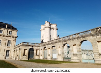 The Château De Vincennes (14th Century) And Its Magnificent Keep And Arcades Near Paris, France On A Beautiful Blue And Sunny Sky