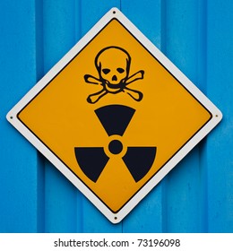 Deadly Nuclear Radiation Warning Sign Skull Stock Photo 73196098 ...