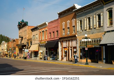 DEADWOOD, SD, USA - SEPTEMBER 15, 2020: Shops, Saloons, And Other Attractions Bring Visitors To Historic Main St. In This Black Hills Gold Rush Town, Famous For Outlaws And Entrepreneurs Alike.