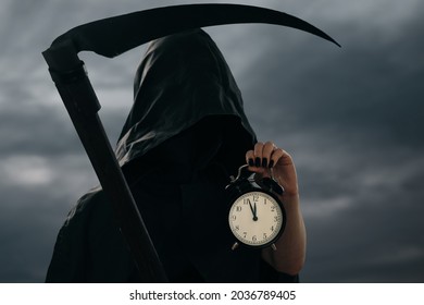 Death holding a scythe and clock in front of herself on a dark sky background.