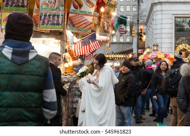 Dec 29, 2016 : Conceptaul Pre Wedding Photos Of Couple At Food Truck Buying Burgers In New York City