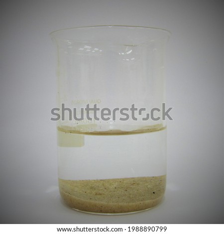 decanting process of separation between solid and liquid