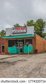 Decatur, Ga / USA - 07 07 20: Alex Urban Food Mart