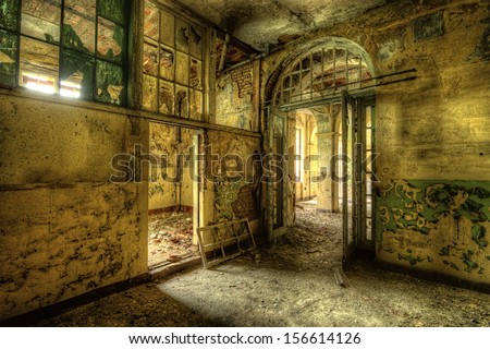 decayed room