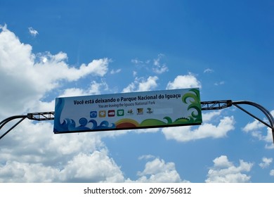 December 23, 2021. Foz Do Iguaçu, Paraná, Brazil. Exit Sign For The Iguaçu National Park, Where The Famous Waterfalls Are Located. Written In Portuguese: 