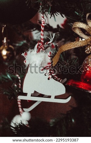 december winter christmas happynewyear christmastree decor decoration cones santaclaus holiday present snow iceskates christmasligts green merrychristmas newyears party christmasball branch 