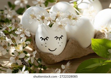 Decorated Easter eggs in tray