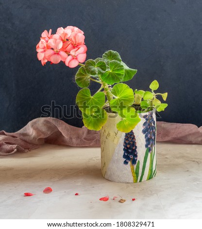 Decorated tin can in the decoupage technique. DIY, handmade. Reuse of packaging. Zero production waste.
