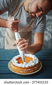 Decorating Cake