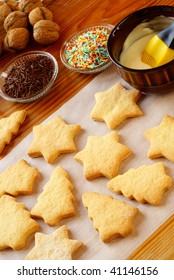 Decorating Christmas Cookies