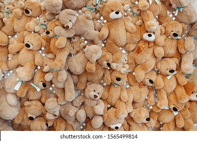 lot of teddy bears