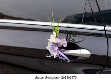 Decoration of the wedding car