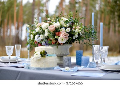 Decoration Of Winter Wedding Table
