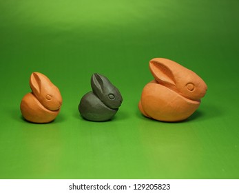 Decorative ceramic easter bunnies in two colours