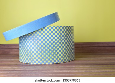 Imagenes Fotos De Stock Y Vectores Sobre Decorative Lids