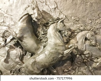 Decorative metal horse 
