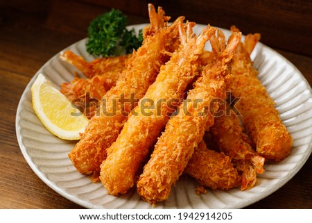Deep fried shrimp on a plate