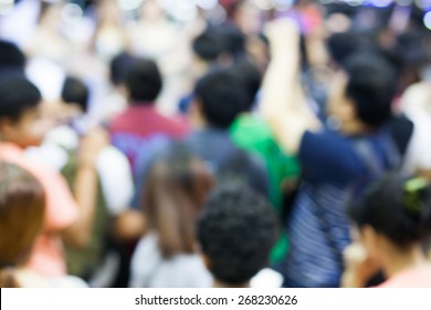 Defocus of Crowdedness