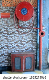 Dehradun Uttrakhand India Oct2020 Fir Extinguisher At A Super Market