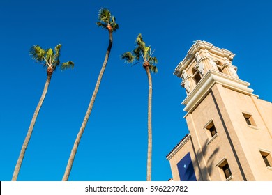 DEL MAR, CALIFORNIA - NOVEMBER 25, 2016:  Clubhouse And Palm Trees At The Del Mar Horse Racing Track.