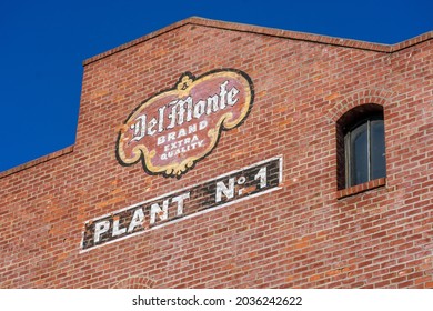 Del Monte Brand Extra Quality, Plant Number 1 Sign On Historic Brick Building Former A Fruit And Vegetable Canning Plant And Warehouse At Del Monte Square - San Francisco, California, USA - 2021