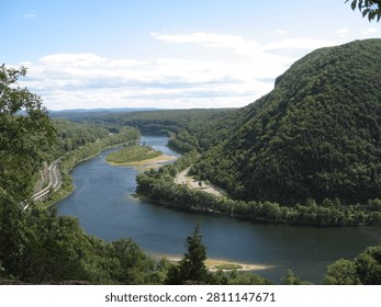 The Delaware Gap between NJ and PA