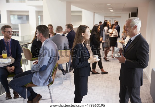 Najdete Stock Snimky Na Tema Delegati Site Behem Prestavky Na Kavu V Hd A Miliony Dalsich Stock Fotografii Ilustraci A Vektoru Bez Autorskych Poplatku Ve Sbirce Shutterstock Kazdy Den Jsou Pridavany Tisice Novych Kvalitnich Obrazku